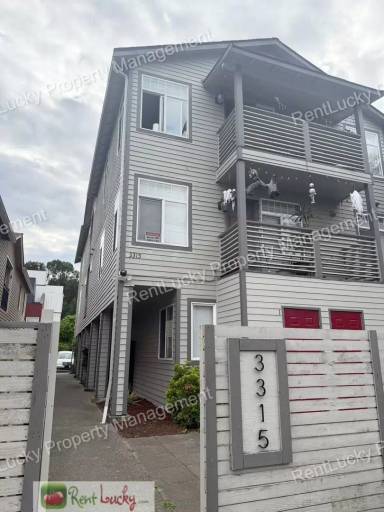 Main picture of 3315 Claremont Ave S