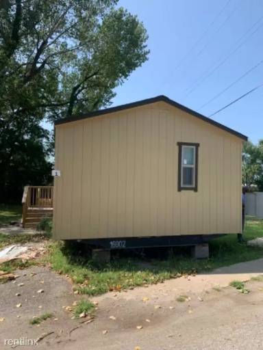 Main picture of 908 NW Saint John St