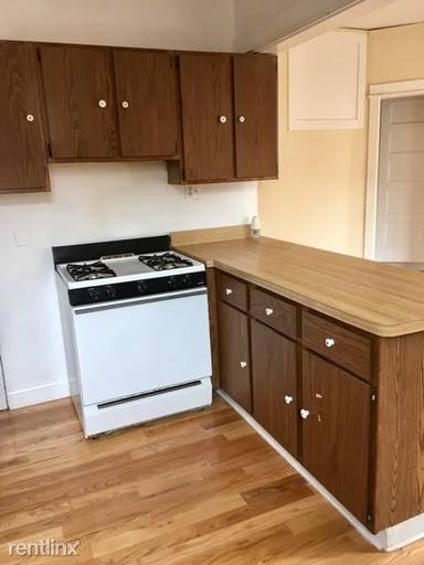 Main picture of 428-438 W Belden Ave