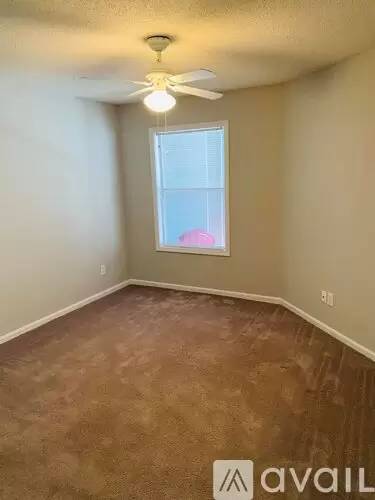 Main picture of 104 Breezewood Dr