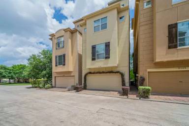 Main picture of 9103 Harbor Hills Dr