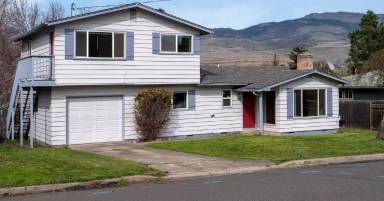 Main picture of 355 W Nevada St