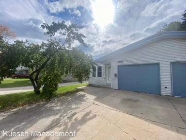 Main picture of 1852 Oakdale Ave