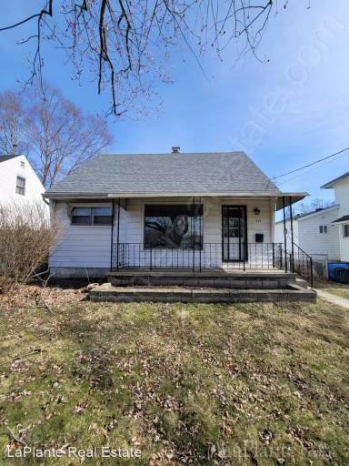 Main picture of 309 Mayberry St