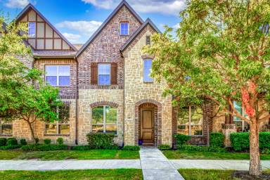 Main picture of Mustang Park Townhomes