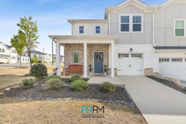 Main picture of 63 Galley Ln
