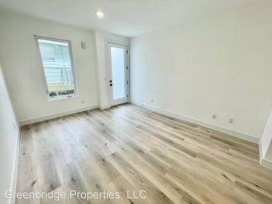Main picture of 5379 NE Everett St
