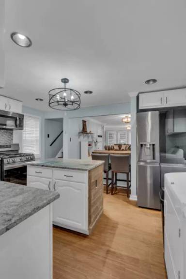 Main picture of 706 16th Ave