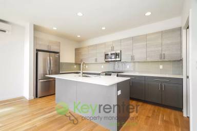 Main picture of 4126B 36th Ave SW