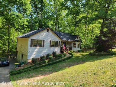 Main picture of 327 Pine Trl