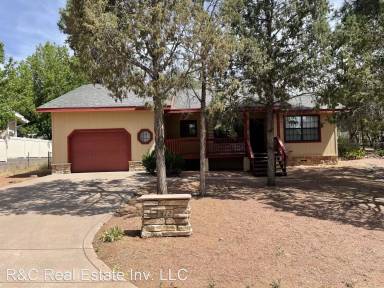 Main picture of 412 W Black Forest Ln