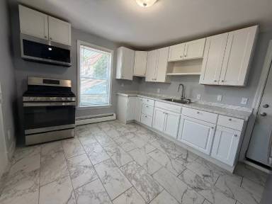 Main picture of 14 Everett Ave