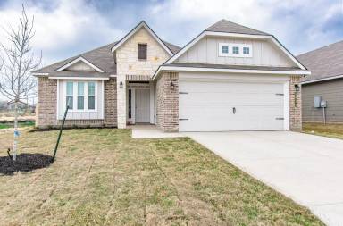 Main picture of 1806 Holleman Dr