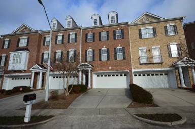 Main picture of 323 Bridgegate Dr