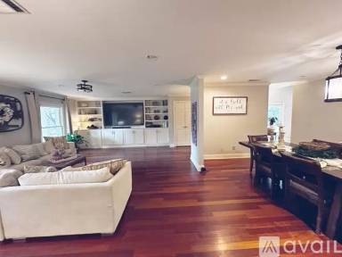 Main picture of 1140 E Irvin Dr