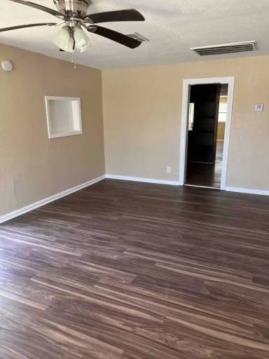Main picture of 800 E H