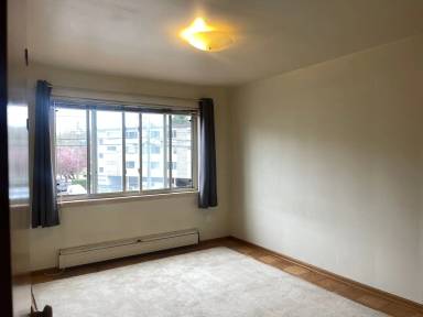Main picture of 2321 NE 55th St