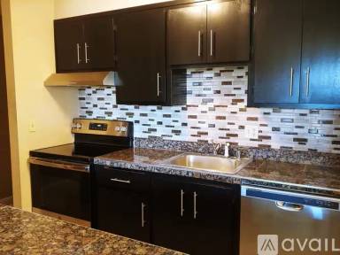 Main picture of 555 Jean St
