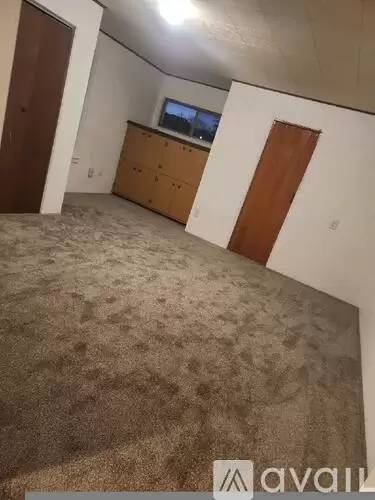 Main picture of 105 2nd St SE