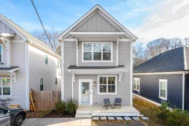 Main picture of 303 Truce St