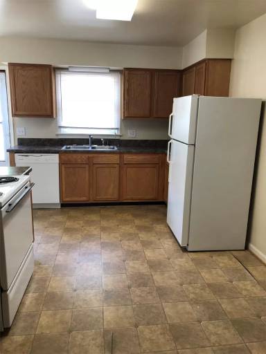 Main picture of 98 Garr Ave