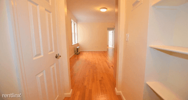 Main picture of 117 W 13th St