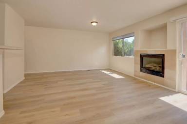 Main picture of 5725 Pepperdine Pt