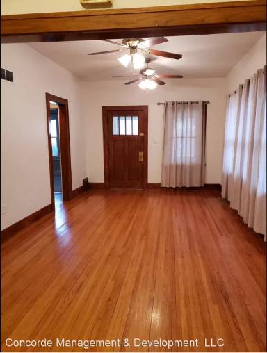 Main picture of 3917 S 46th St