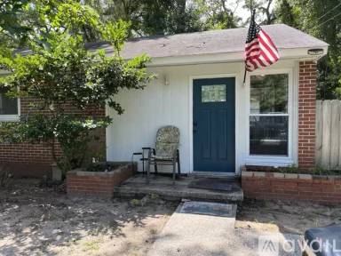 Main picture of 1803 Battery Park Dr