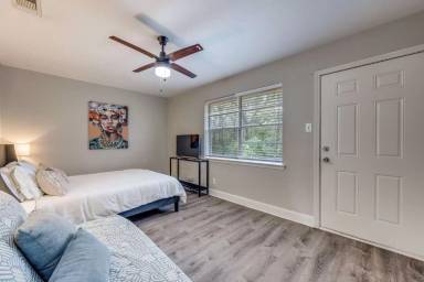 Main picture of 1224 W Hunt St