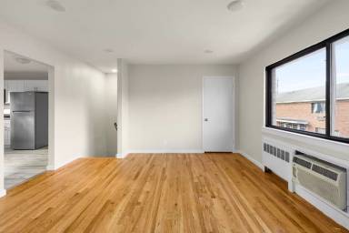 Main picture of 486 Essex St