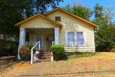 Main picture of 823 S Donnybrook Ave