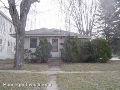 Main picture of 202 Gillis Ave NE