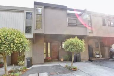 Main picture of 108 Lincoln Dr
