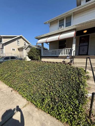 Main picture of 1134 N Murray St