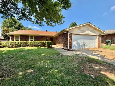 Main picture of 701 N Meadow Ln