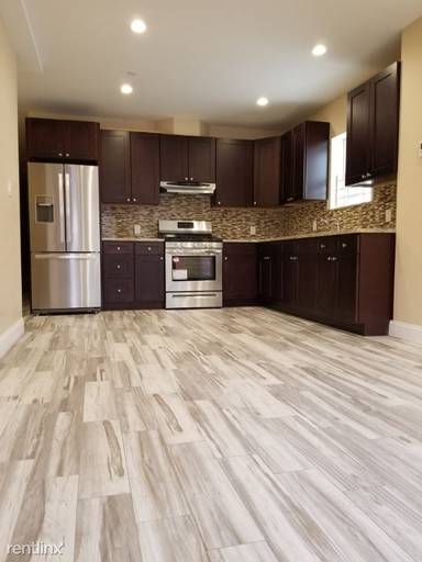 Main picture of 10120 99th St