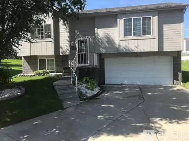 Main picture of 4810 S 190th Cir