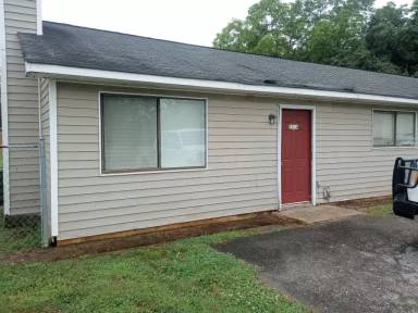 Main picture of 1124 E Blackstock Rd