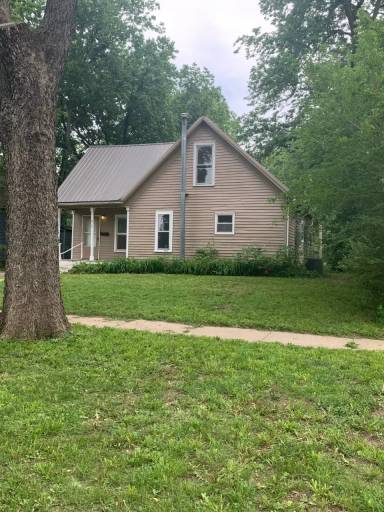 Main picture of 617 NW 6th St