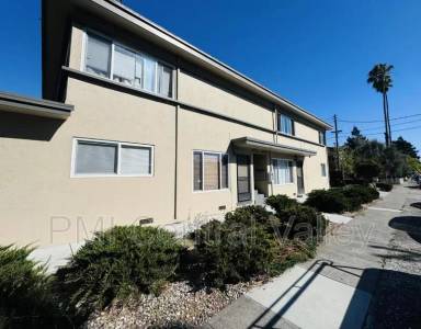 Main picture of 20292 Wisteria St