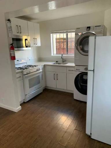 Main picture of 3859 West St