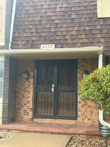 Main picture of 3258 S Oneida Way