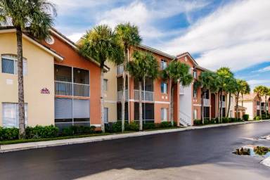 Main picture of 6400 Aragon Way