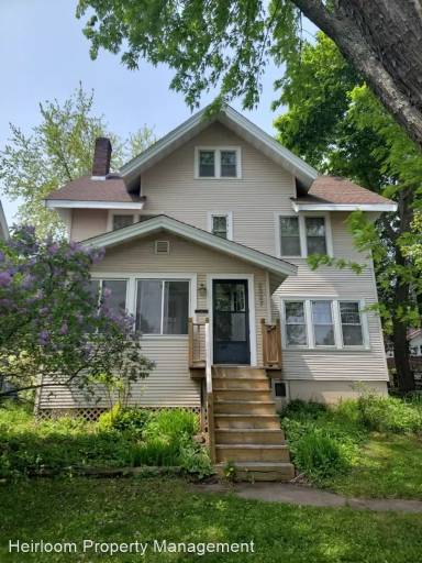 Main picture of 2327 E 4th St