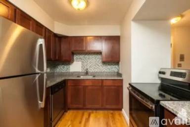Main picture of 1446 N Dearborn St