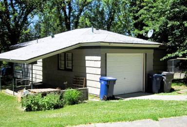 Main picture of 515 W Milwaukee Dr