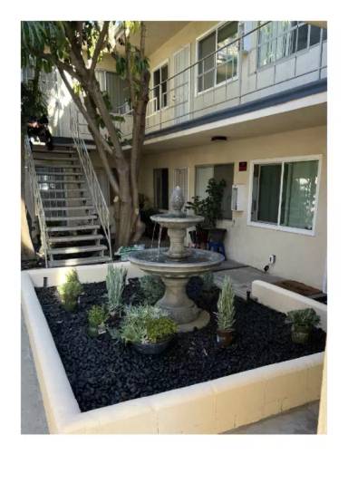 Main picture of 4635 N Bellflower Blvd