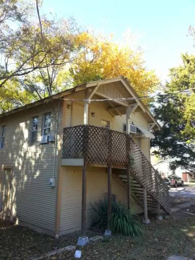 Main picture of 835 E 6th St