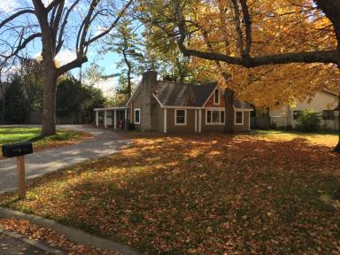 Main picture of 815 Windsor Dr